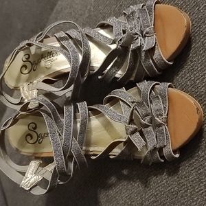 Women's strappy, shiny, Seychelles, 3" dressy heels